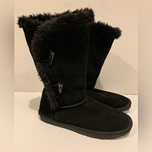 Tall black Suede/faux fur boots with buttons